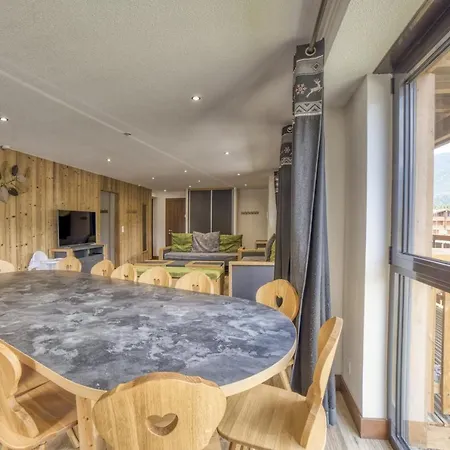 Hellebore Apartment